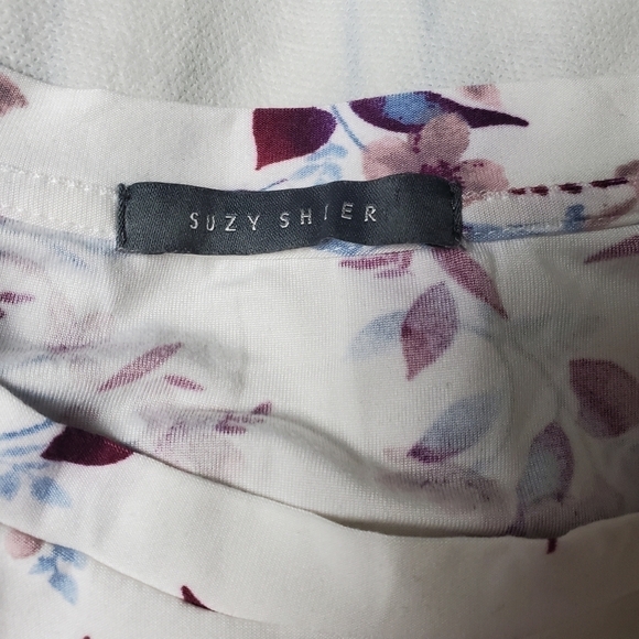 SUZY Shier Short Sleeve Floral Top - Picture 3 of 5